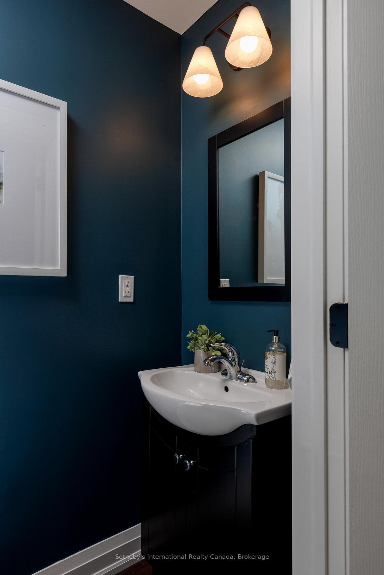 24 Parkview Heights photo 13