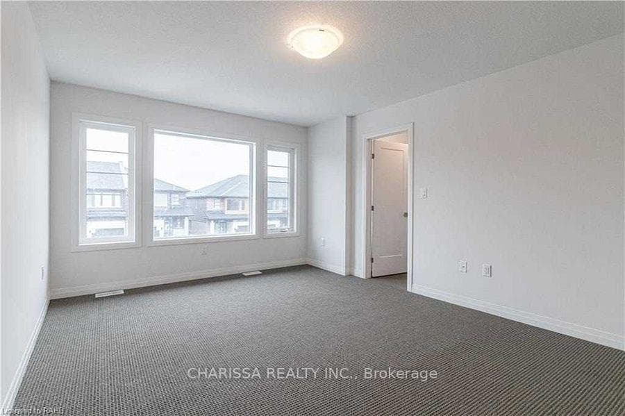 30 Greenwich Avenue photo 7
