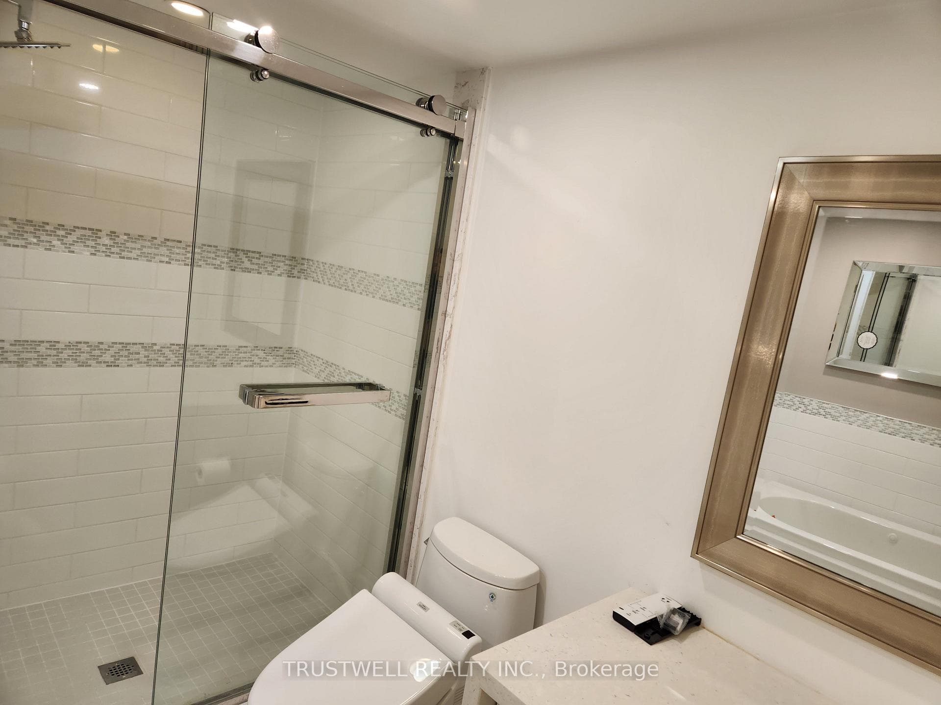 65 Skymark Drive Unit 1706 photo 12