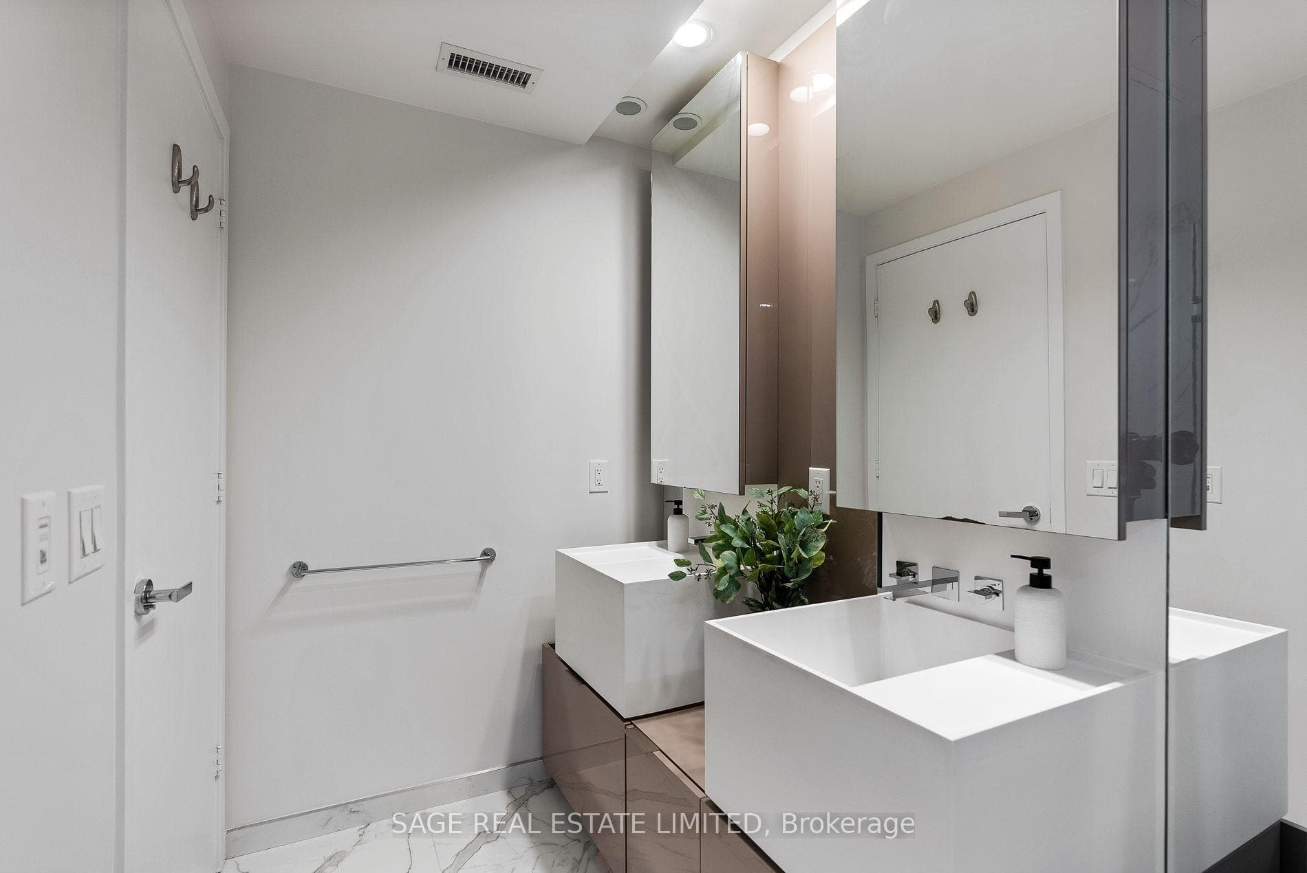 1 Bloor Street Unit 510 photo 28