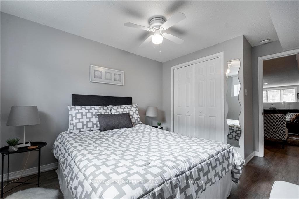 4 FOXMEADOW Drive photo 24