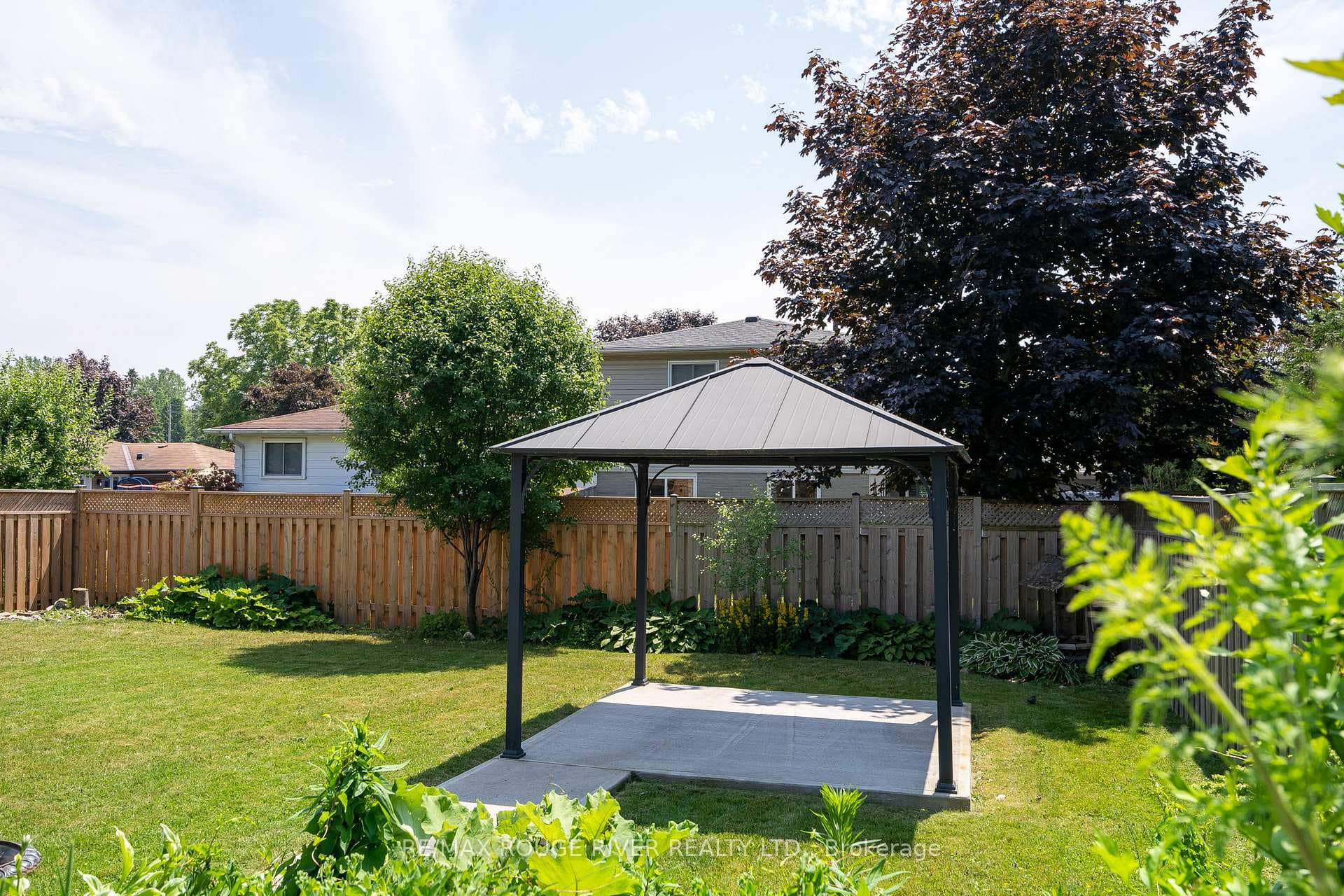 25 Lewin Crescent photo 14