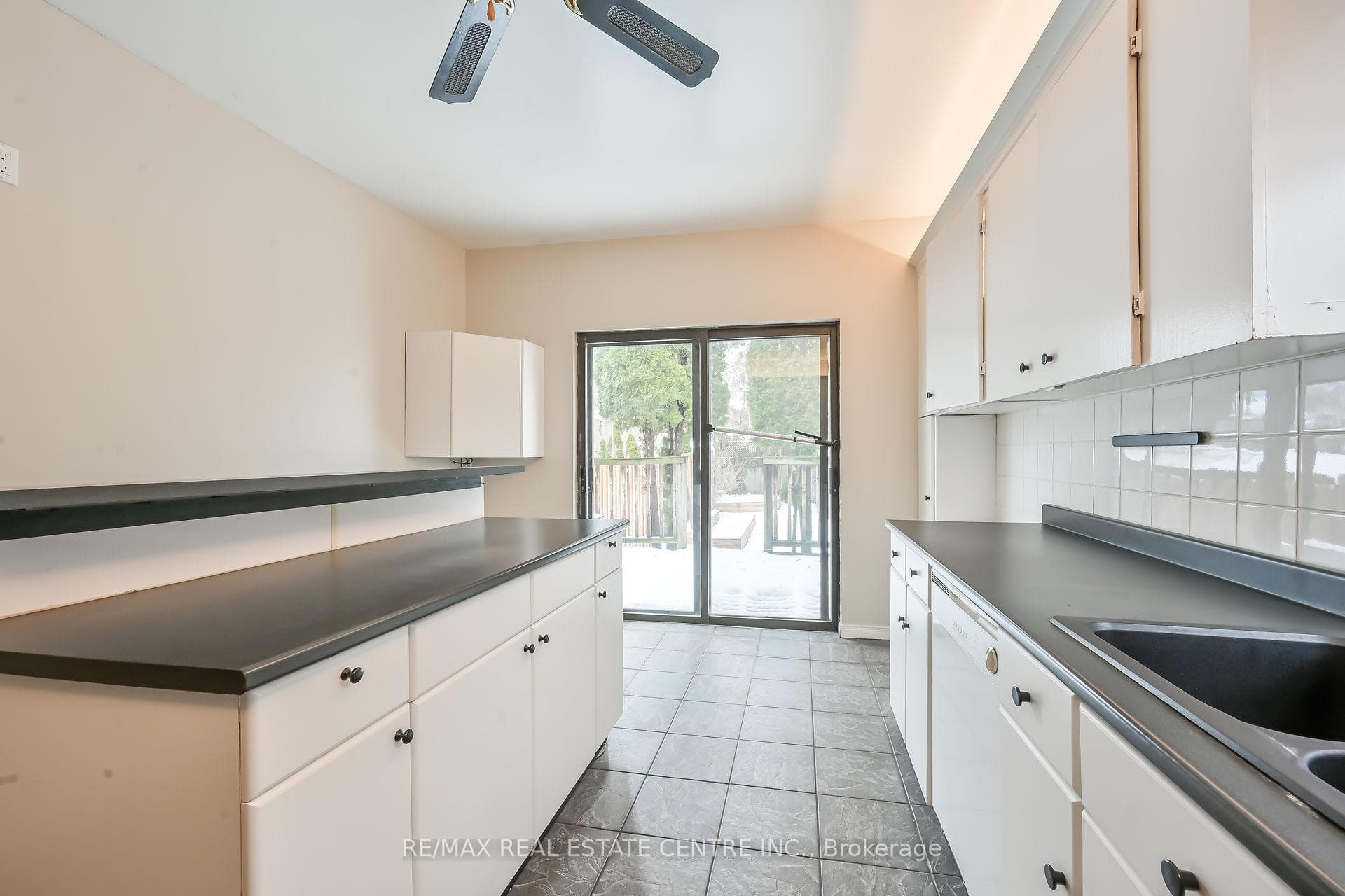 119 Catharine Street photo 5