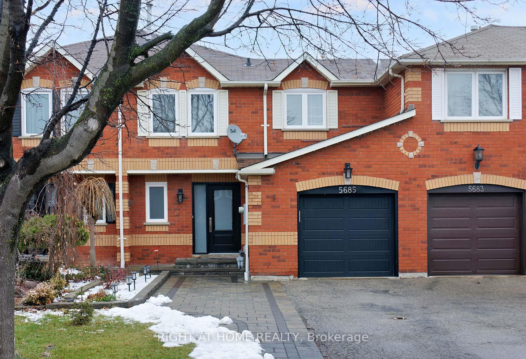 5685 Shillington Drive photo 1