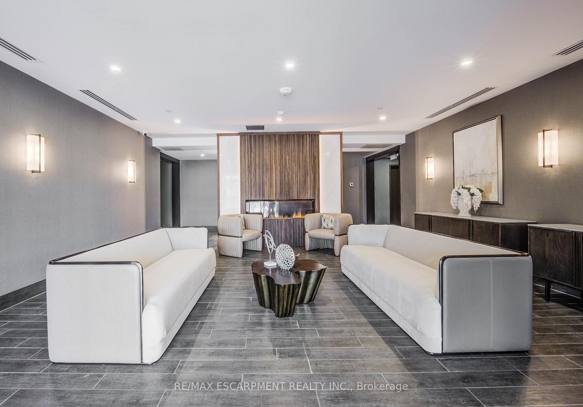 470 Dundas Street Unit 1108 photo 6