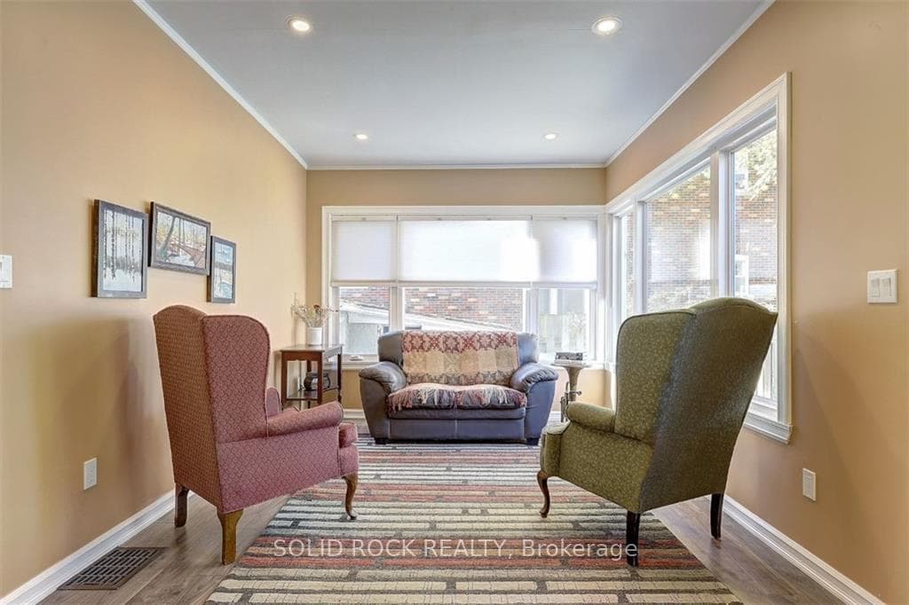 202 KING Street photo 17