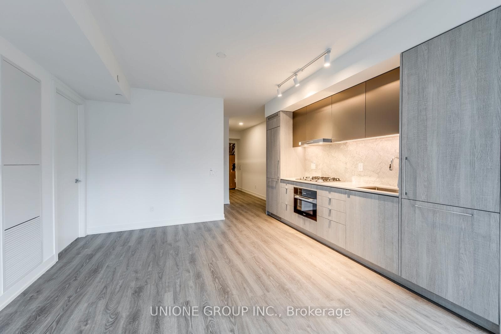 771 Yonge Street Unit 803 photo 11