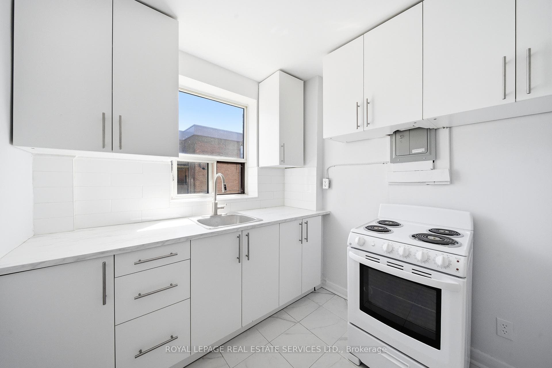 172 Berry Road Unit 104 photo 10
