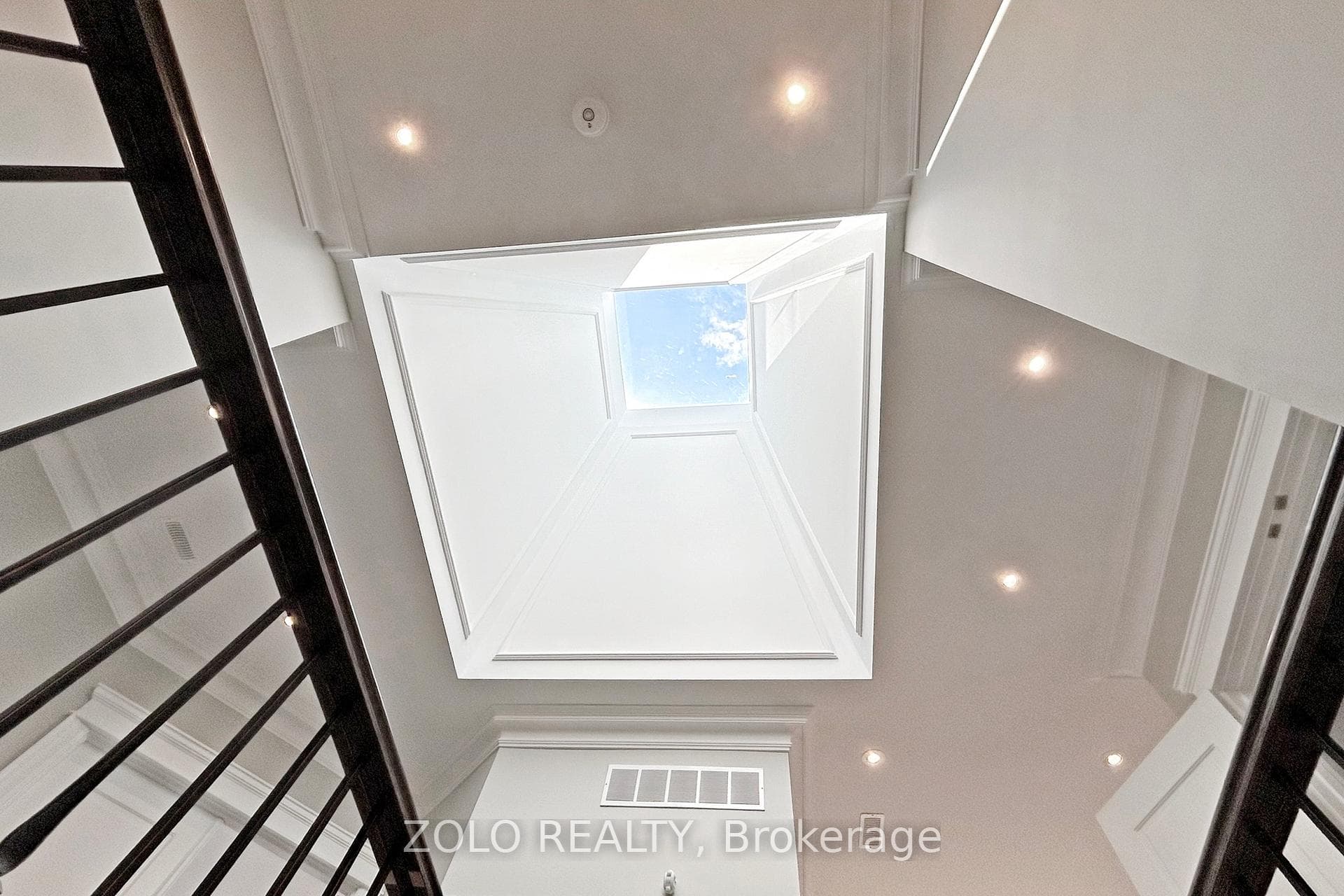 1 White Avenue photo 18
