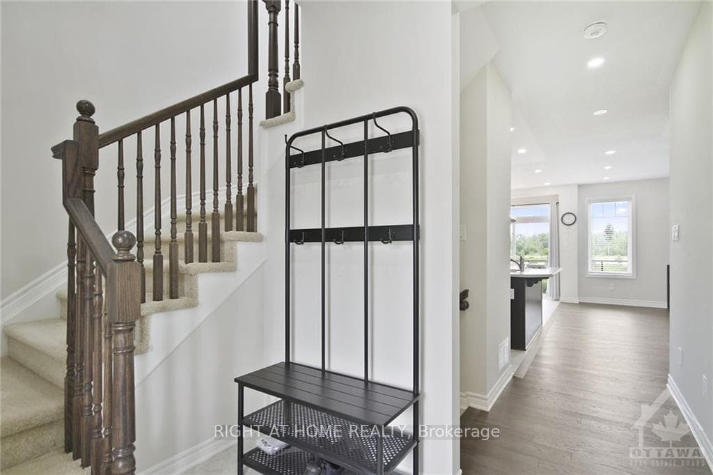 122 UNITY Place photo 15