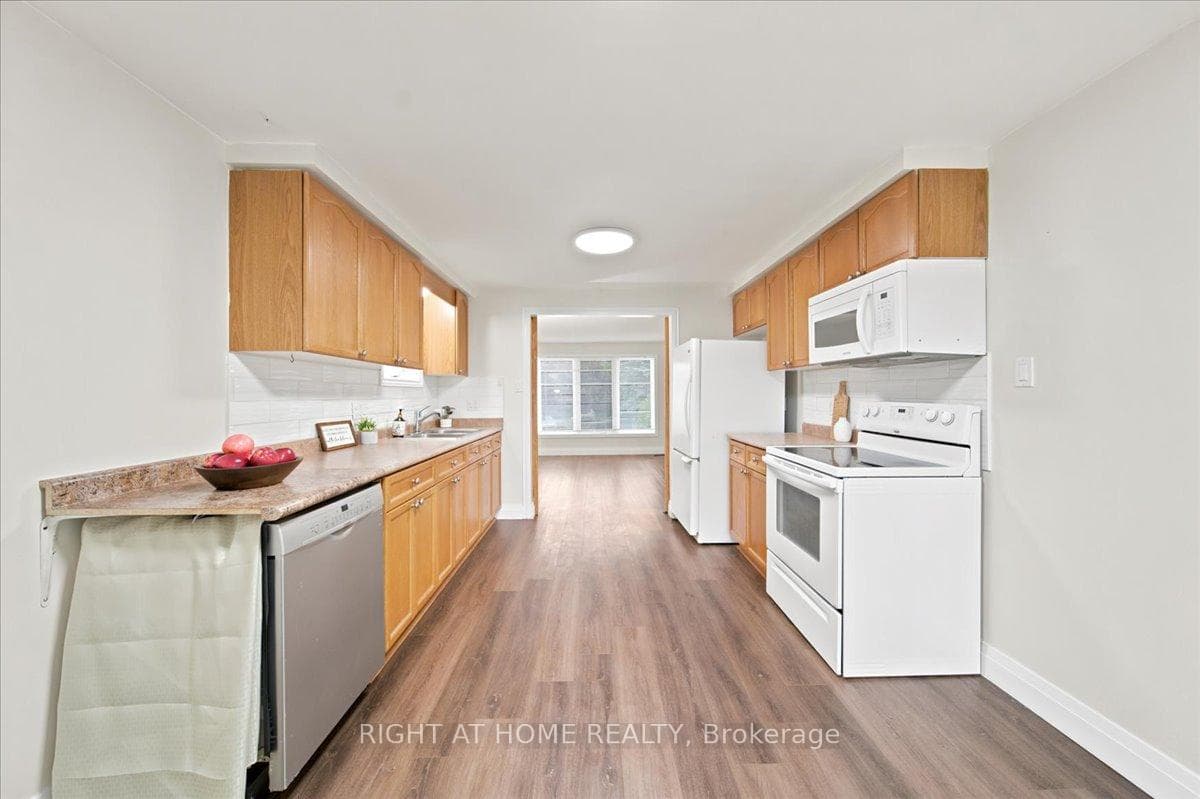 554 Halberstadt Circle photo 14