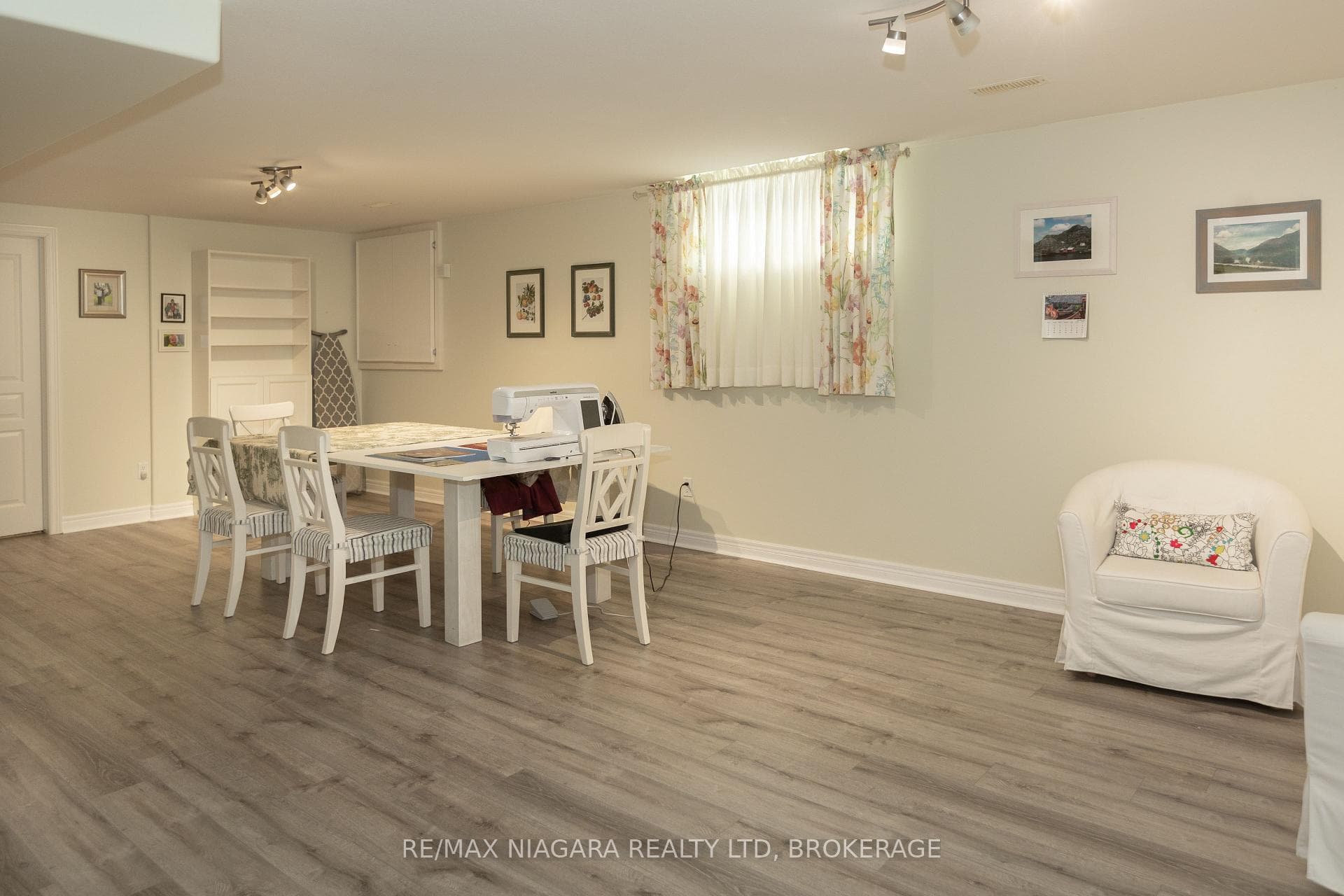 3334 Dustan Street photo 20