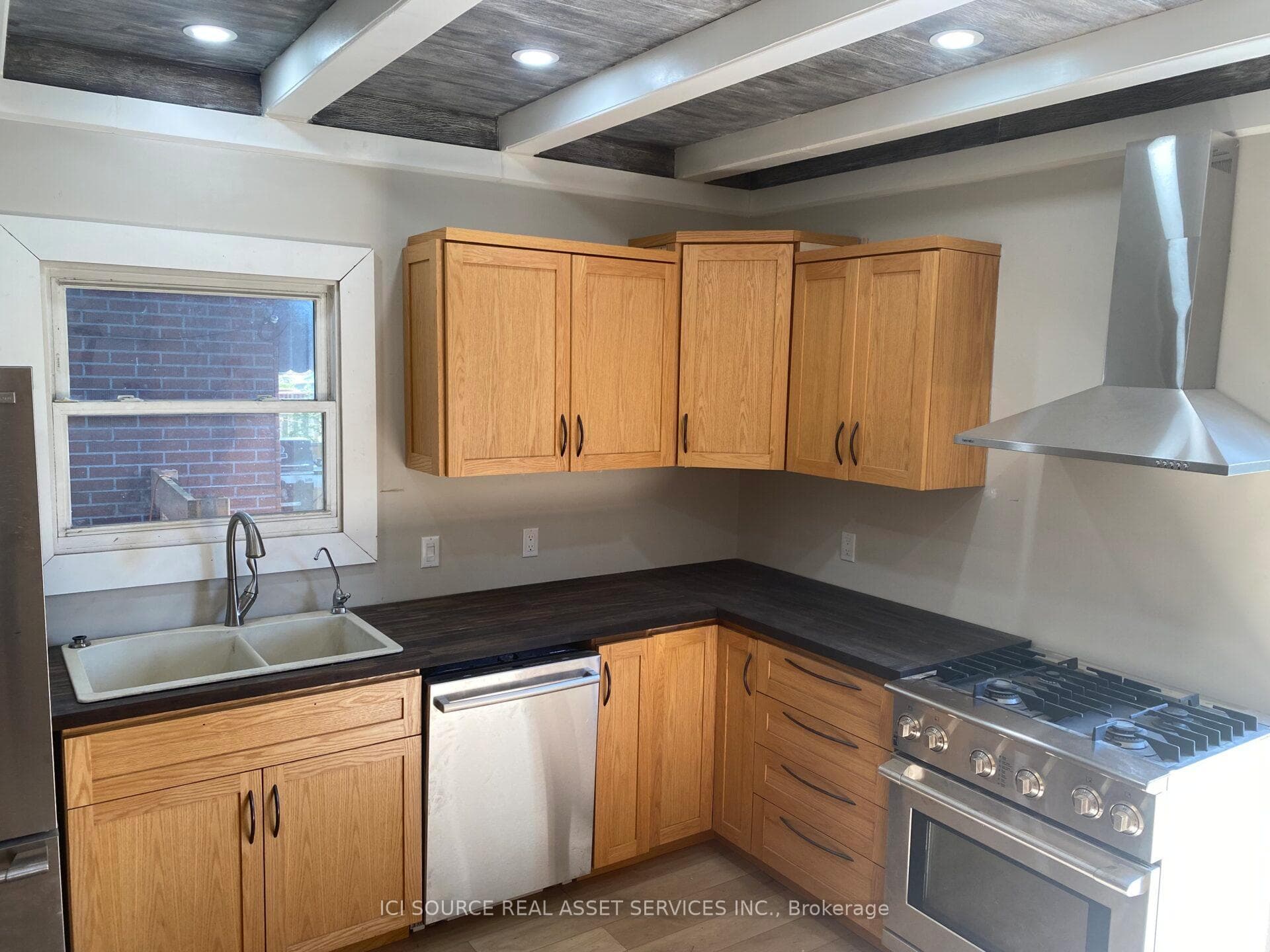 825 Raymo Road photo 3