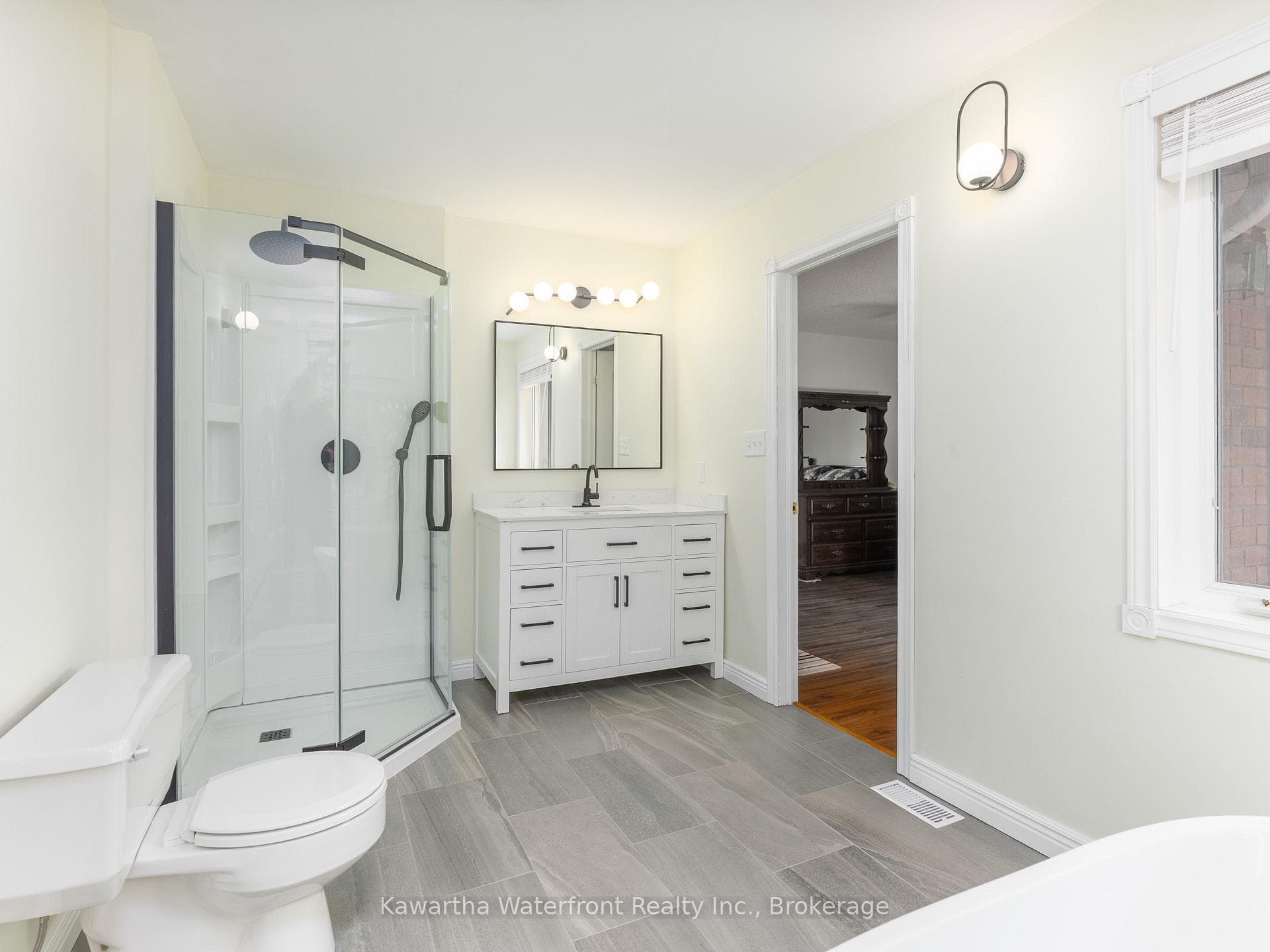 Ensuite
