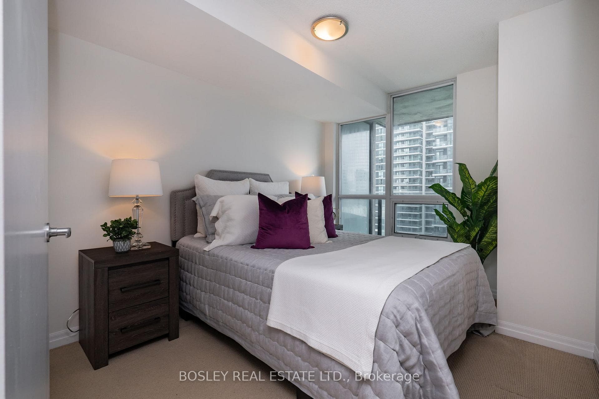16 Yonge Street Unit 1512 photo 9