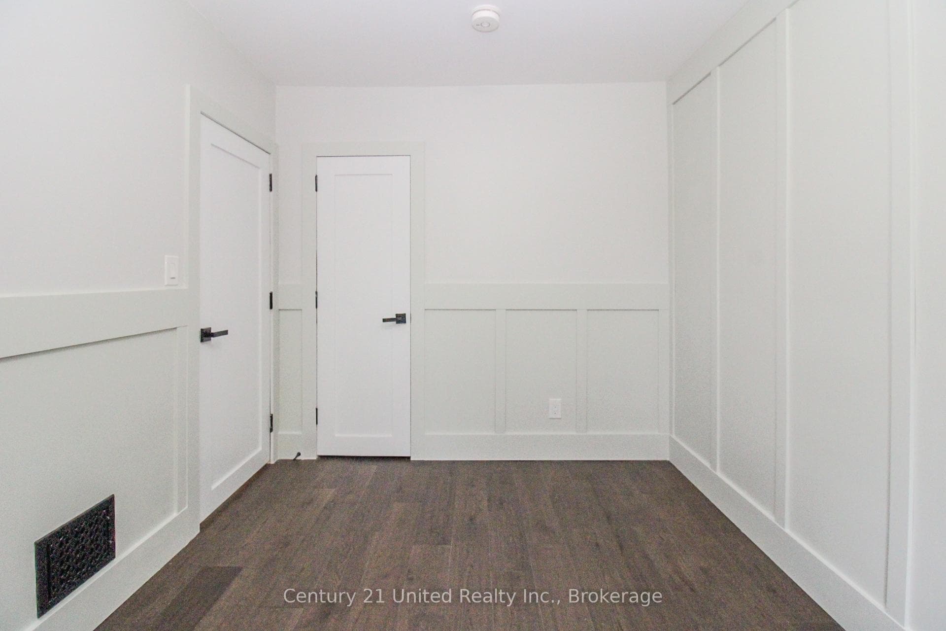 822 Argyle Street photo 25