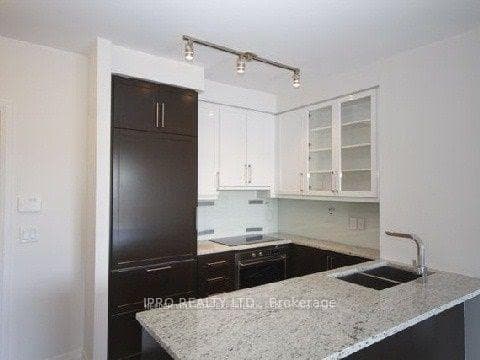 21 Clairtrell Road Unit 407 photo 9