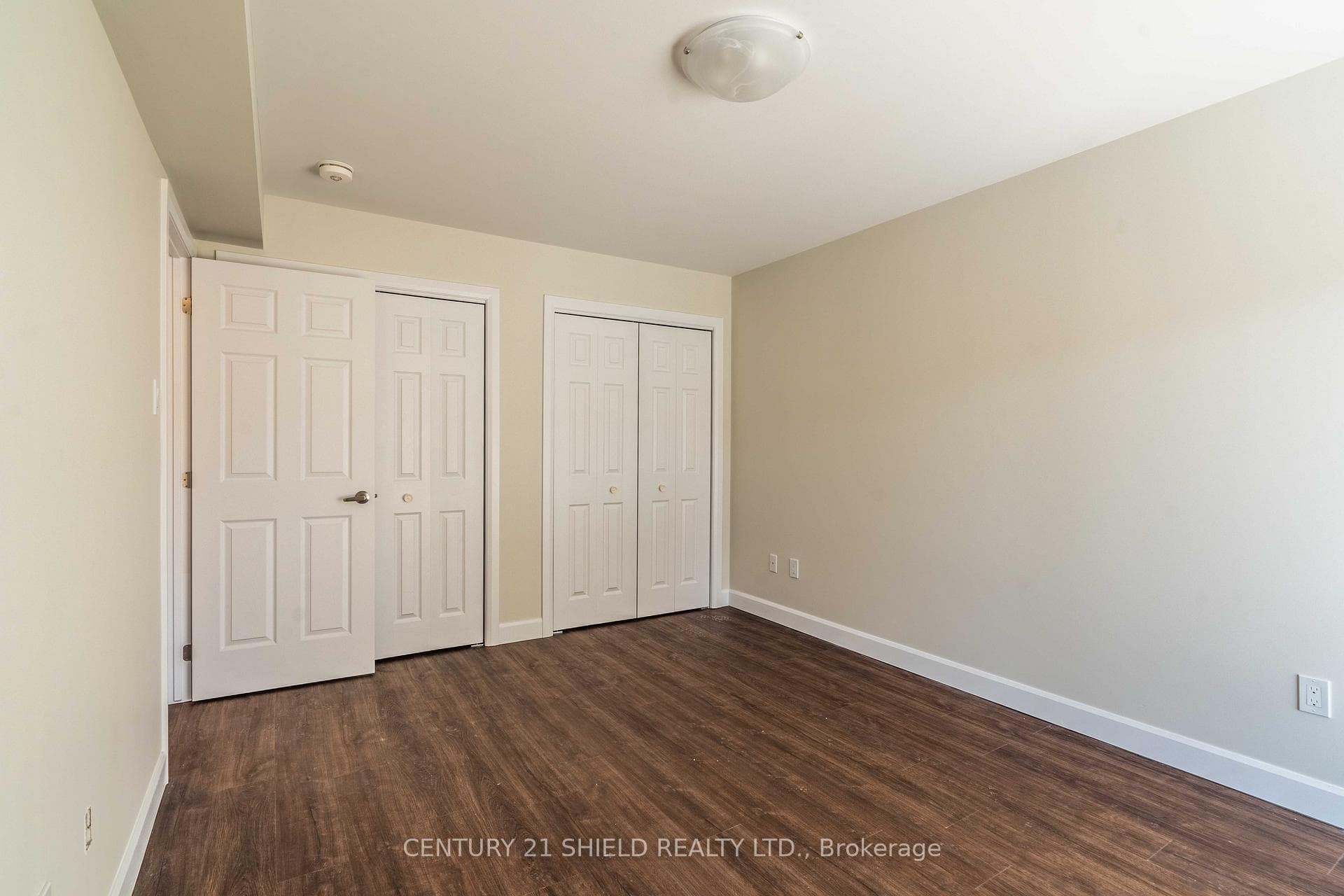 301 Kooiman Avenue photo 10