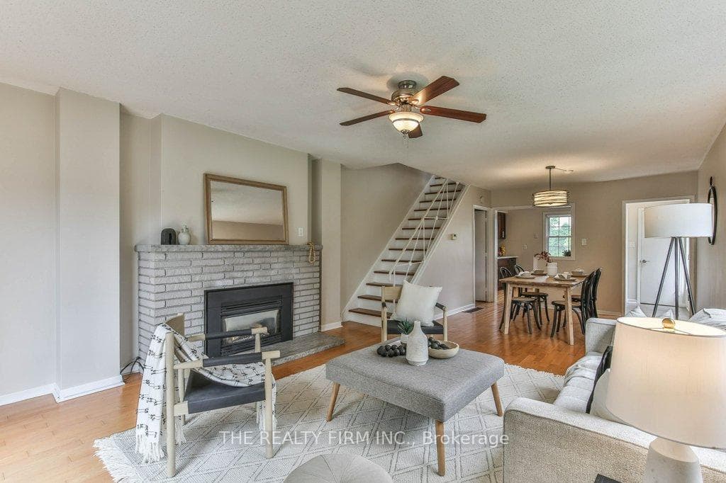 50 Guildwood Walk photo 16