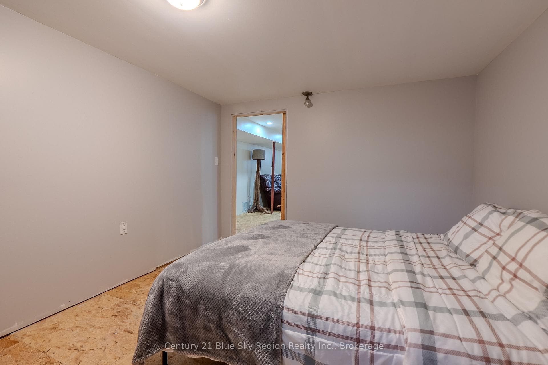 7 Birch Crescent photo 25