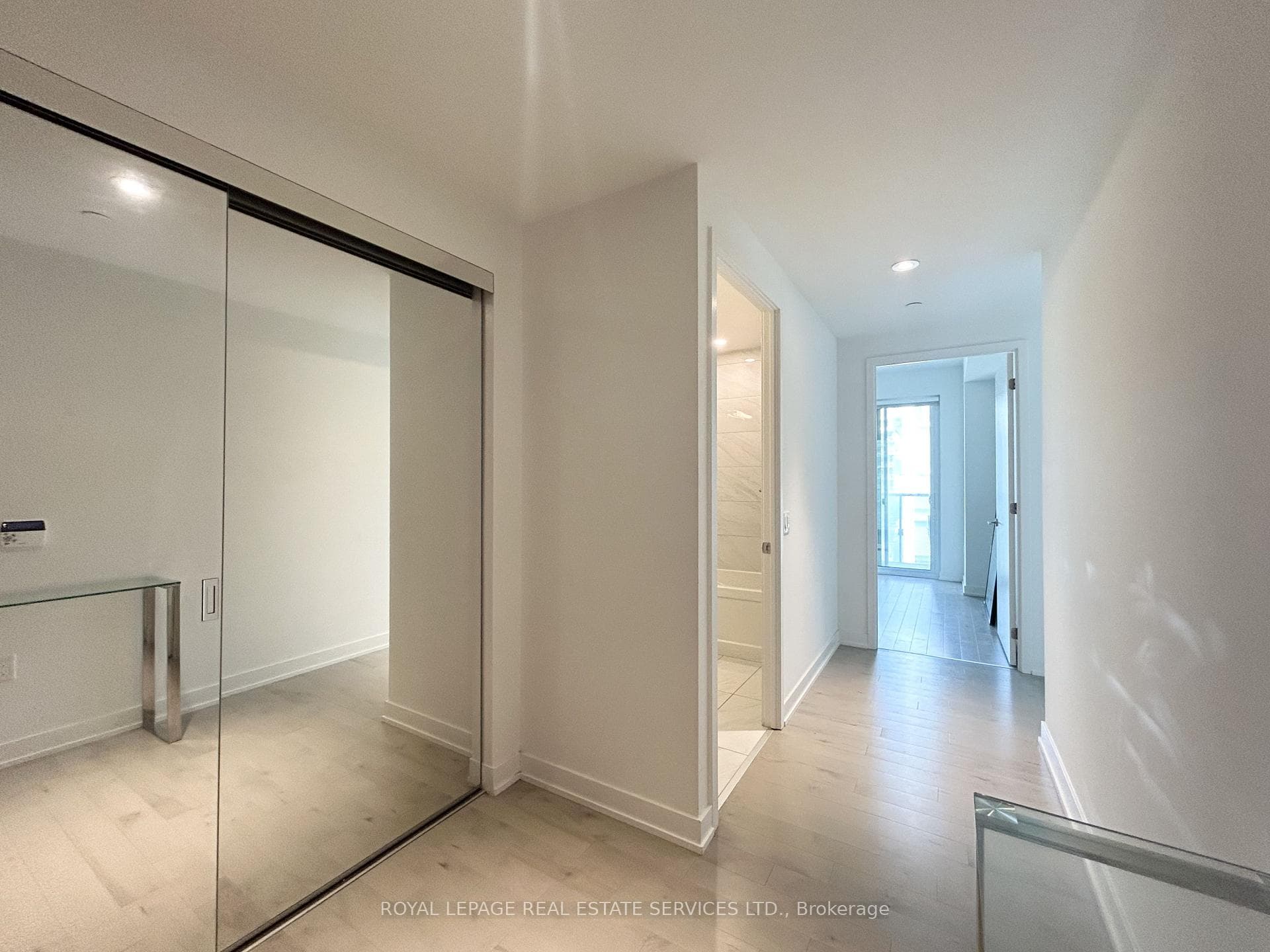 15 Queens Quay Unit 607 photo 5