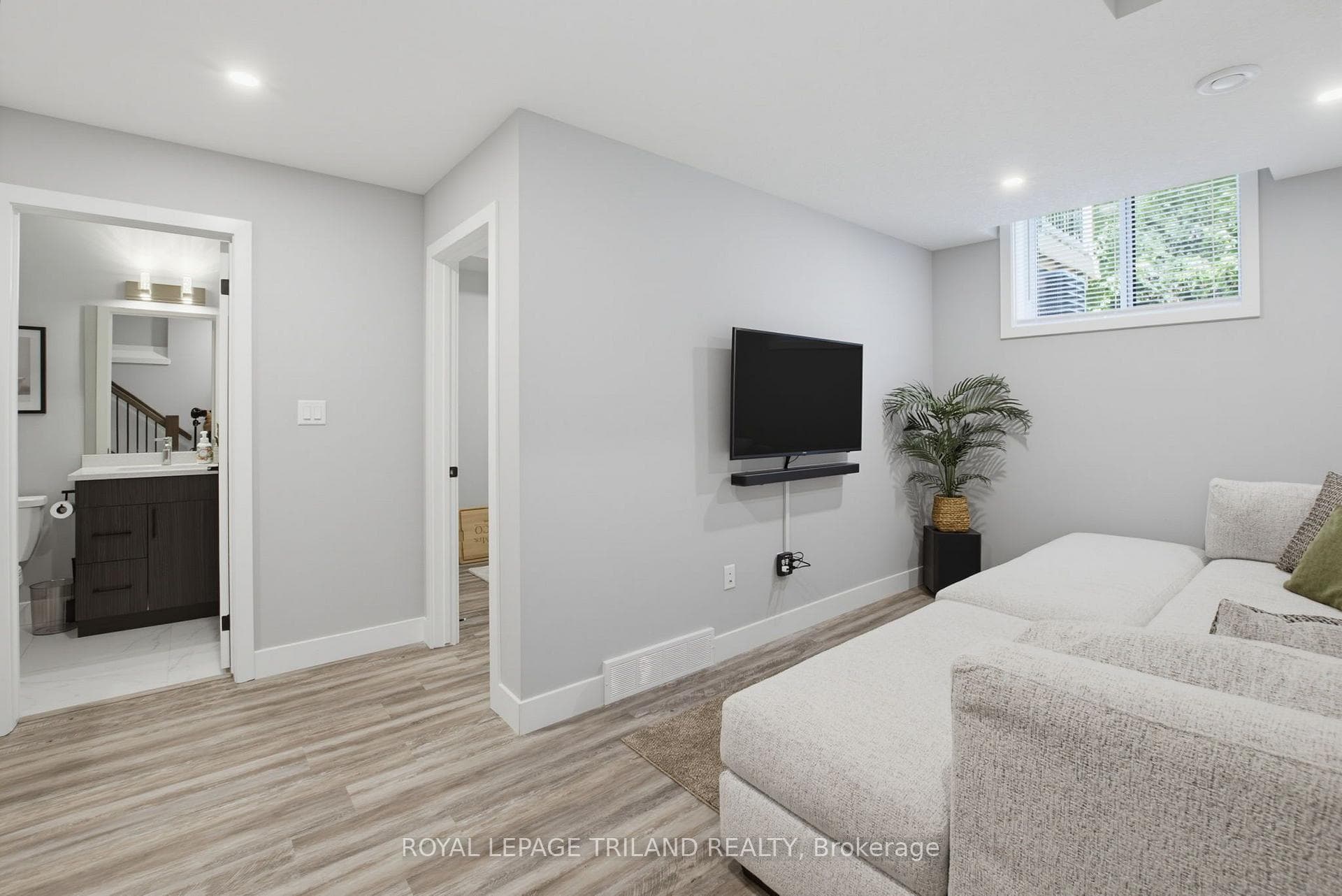 3557 Colonel Talbot Road Unit 14 photo 30
