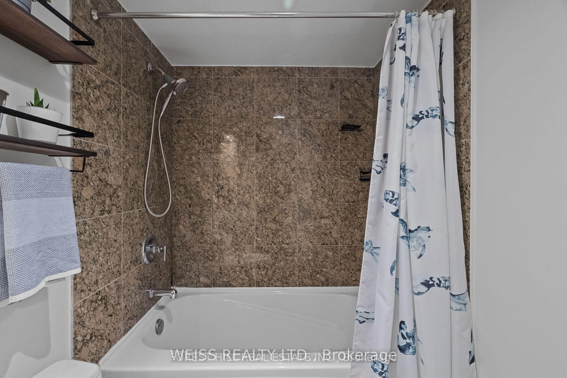 16 Harrison Garden Boulevard Unit 212 photo 21