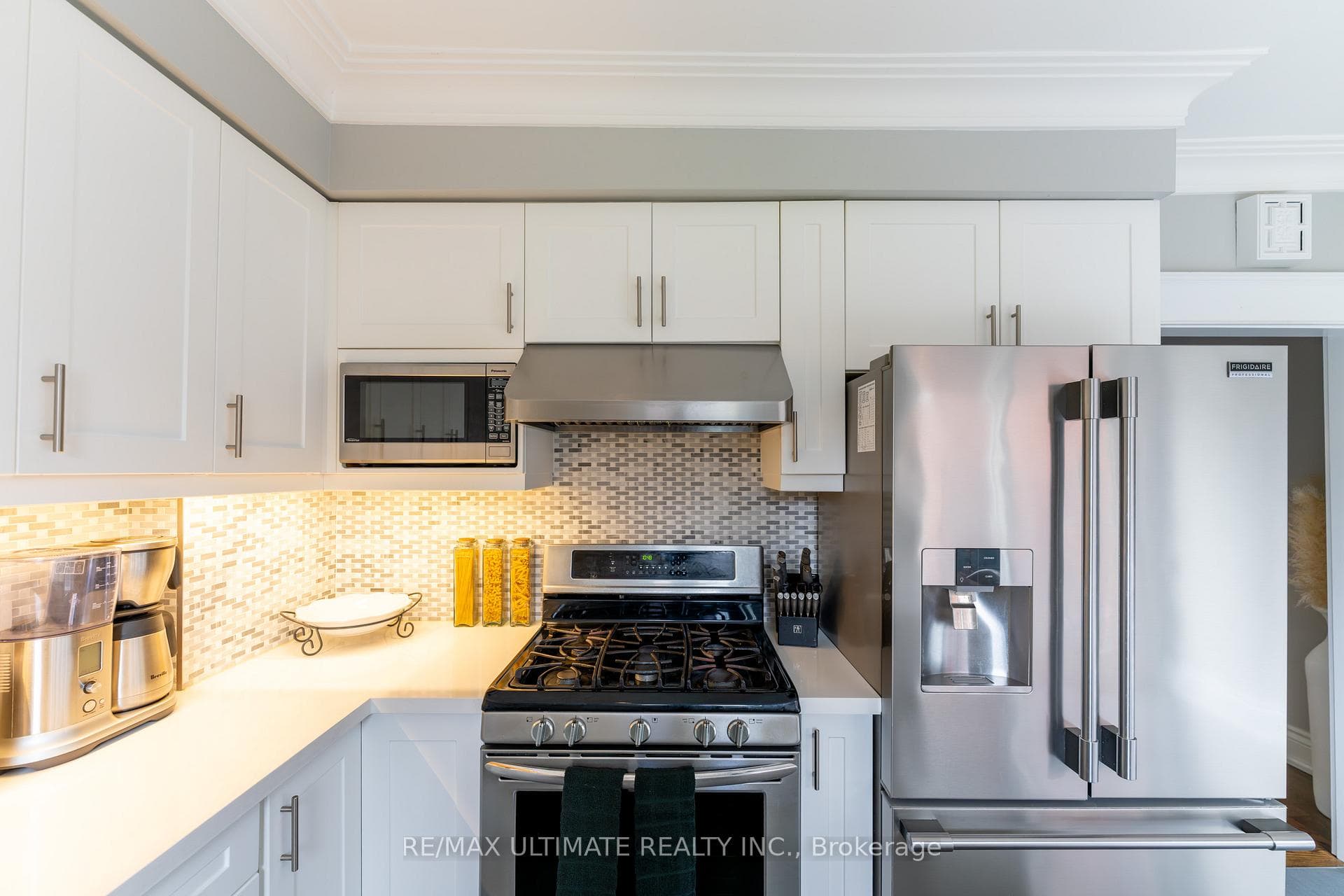 475 Salem Avenue photo 18