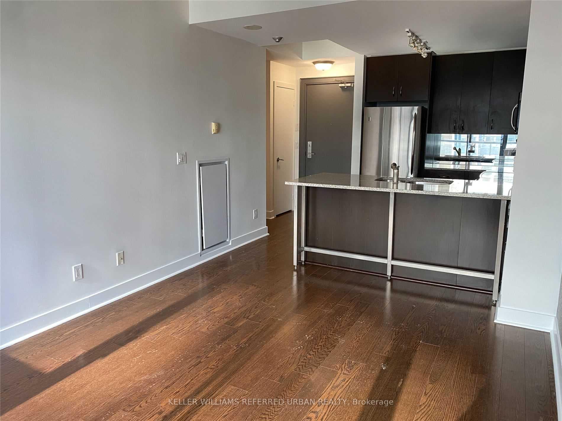 438 King Street Unit 1401 photo 5