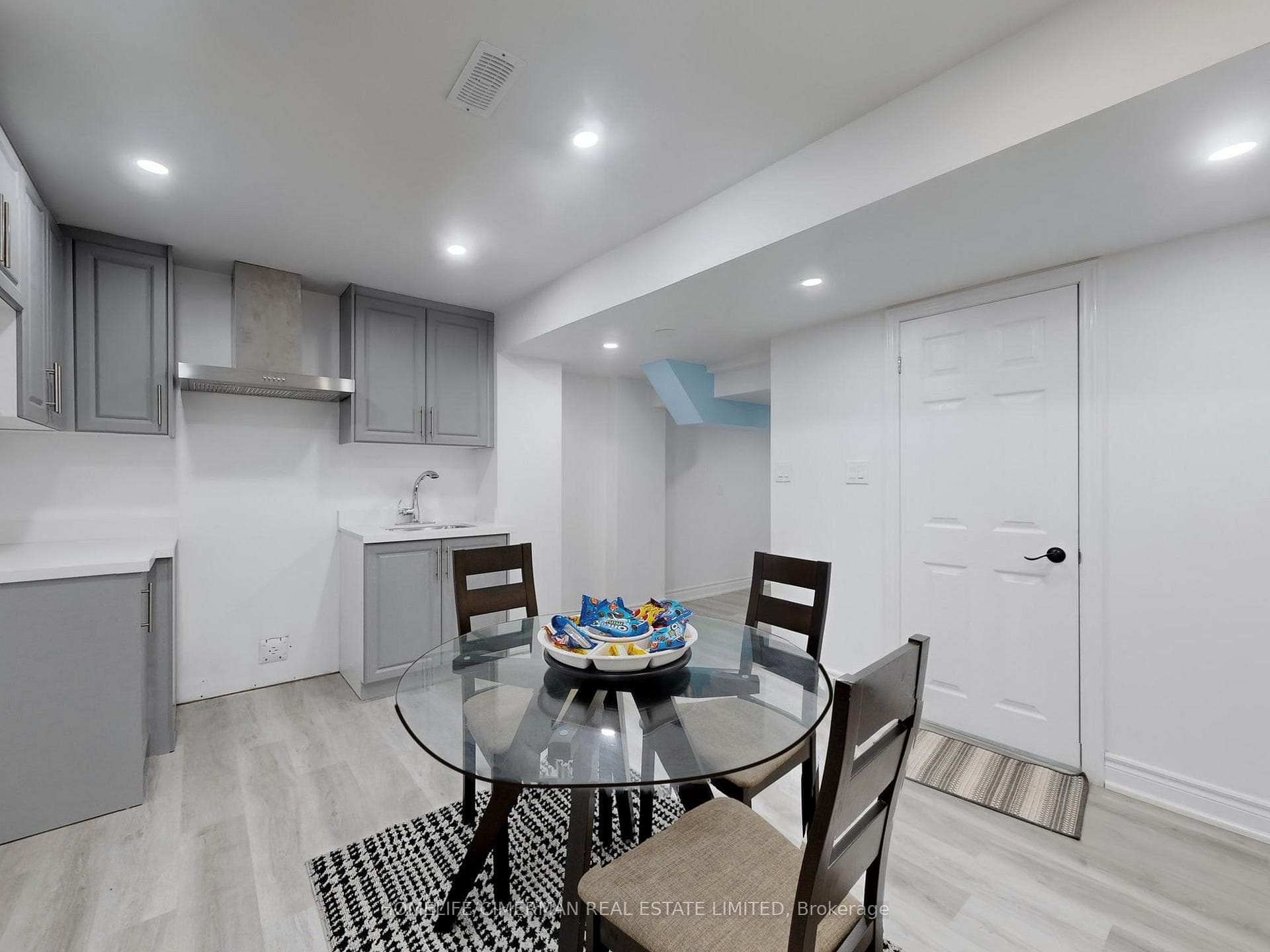 16 Morningstar Avenue photo 39