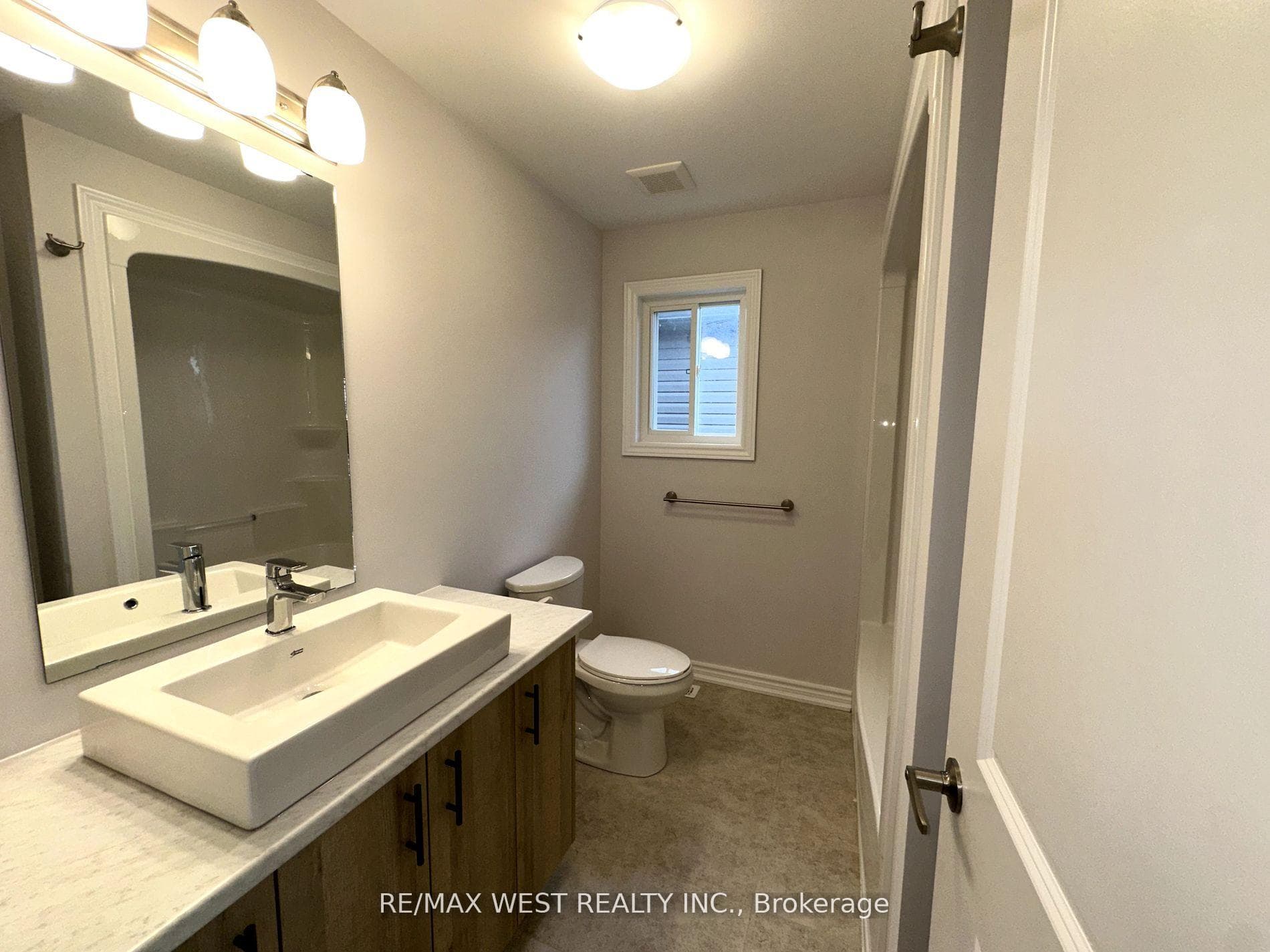 32 Bradley Avenue photo 13