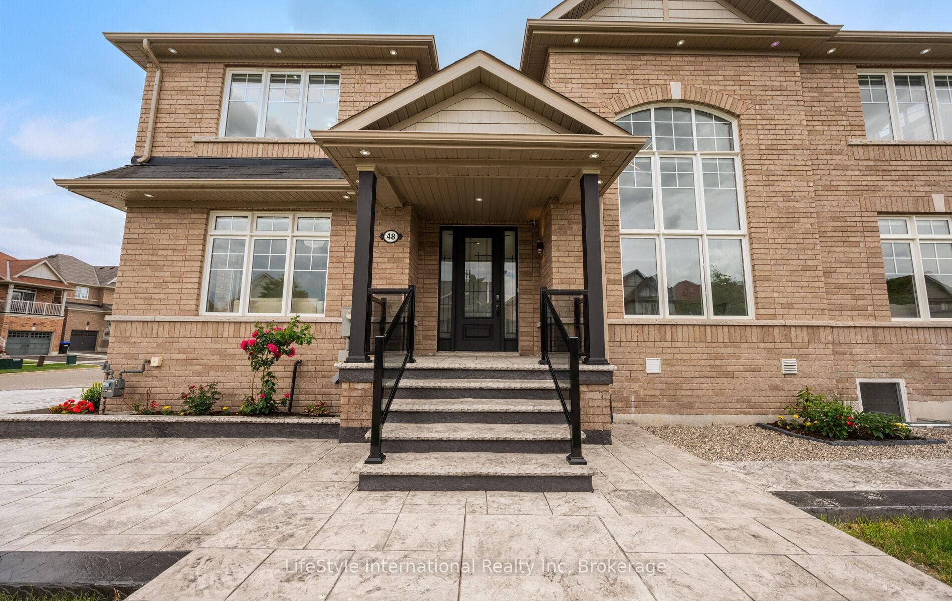 48 Hawke Crescent photo 7