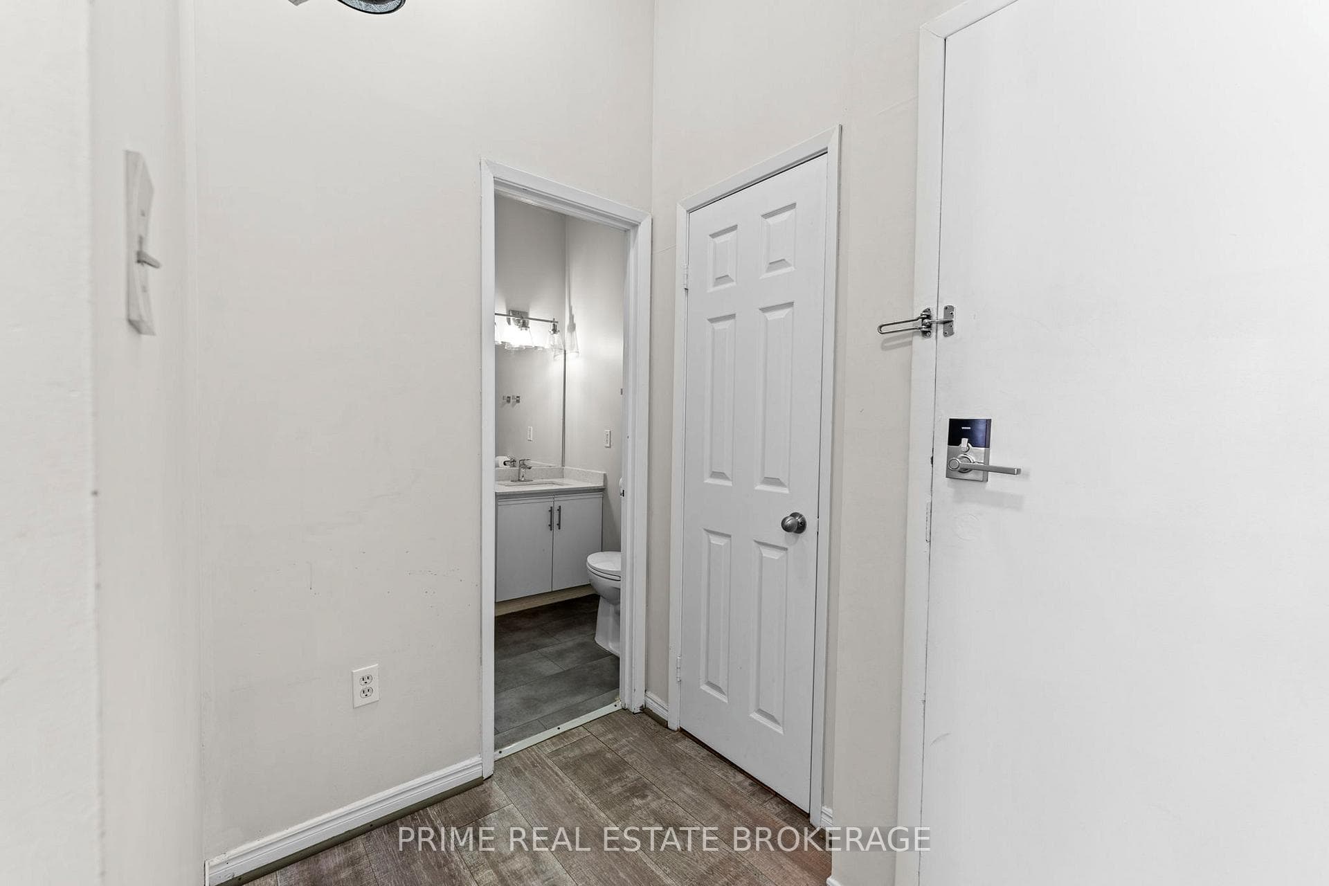 366 Richmond Street Unit Unit 4 photo 8