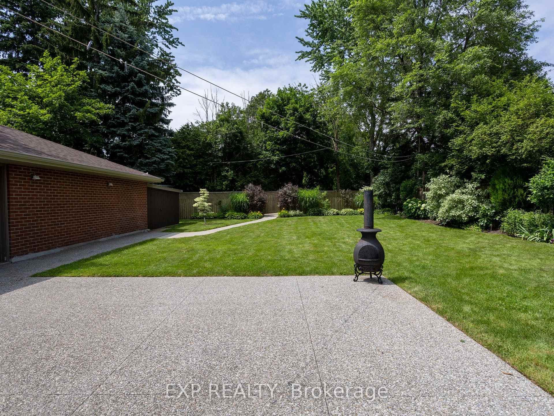 327 Angelene Street photo 17