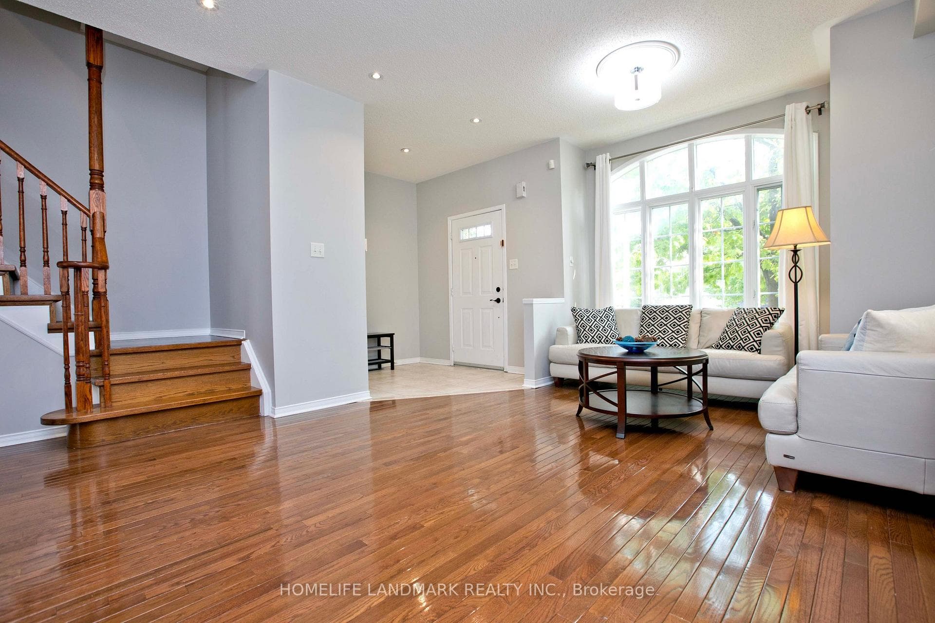 90 Bassett Avenue photo 3