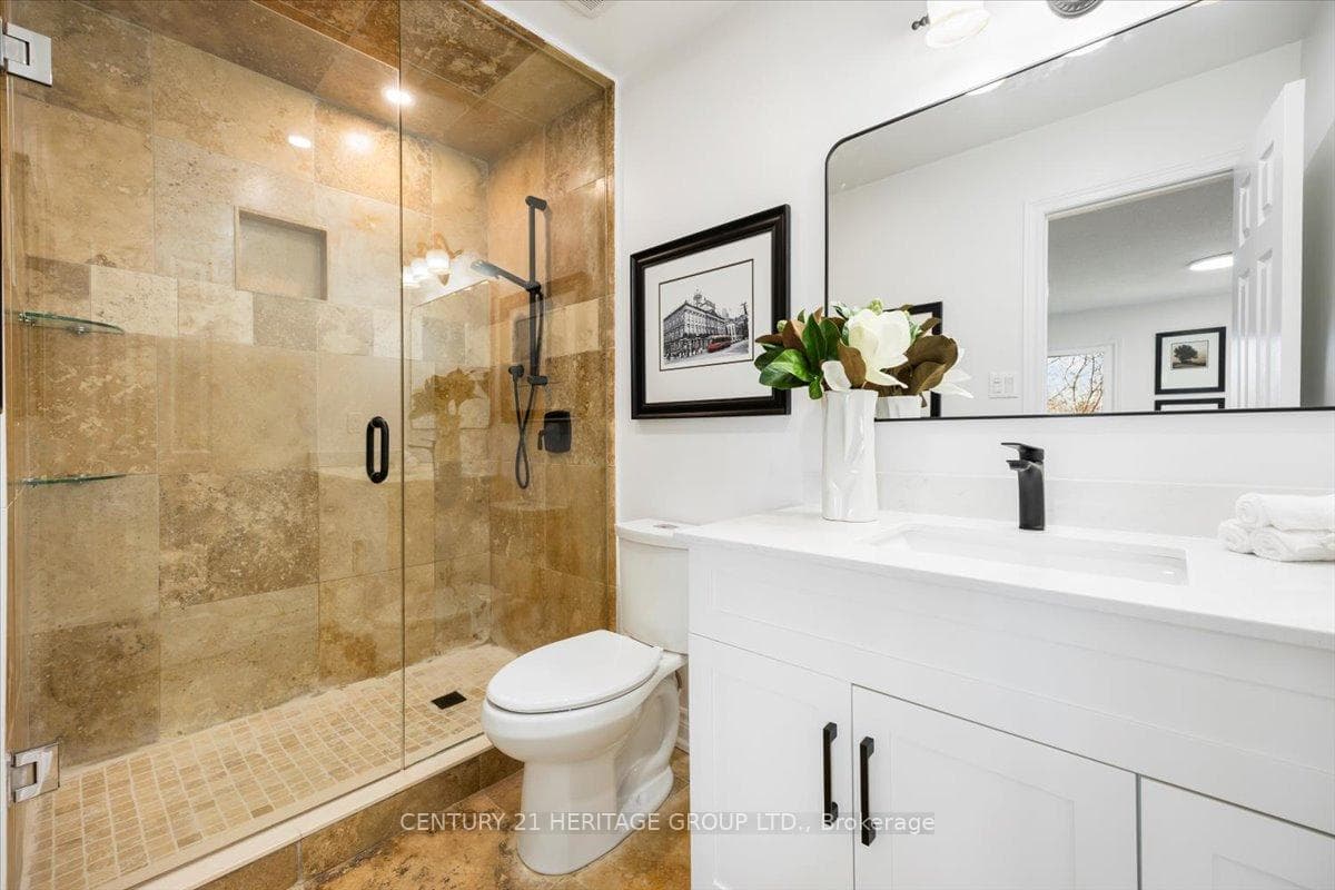 65 Thornway Avenue photo 28