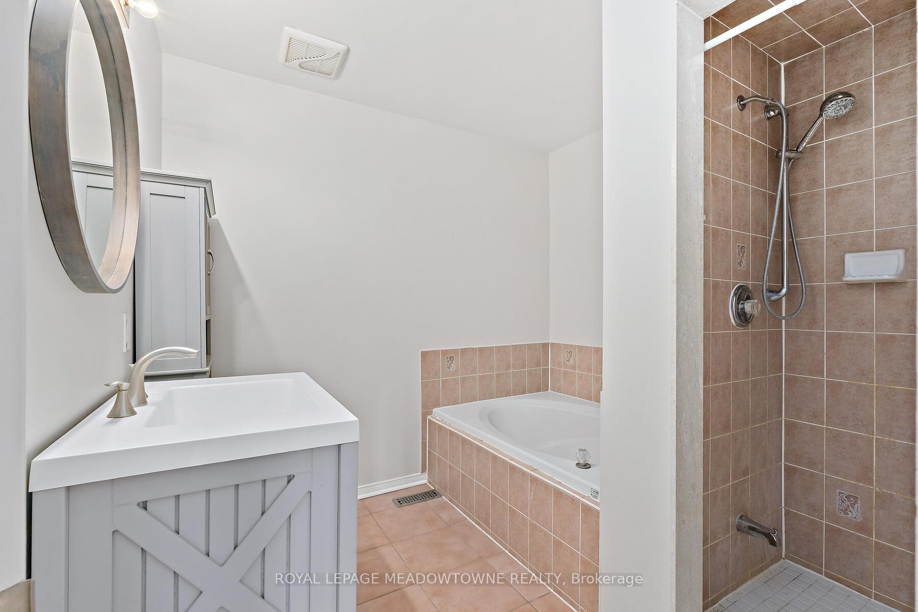 128 Dominion Gardens Drive photo 19