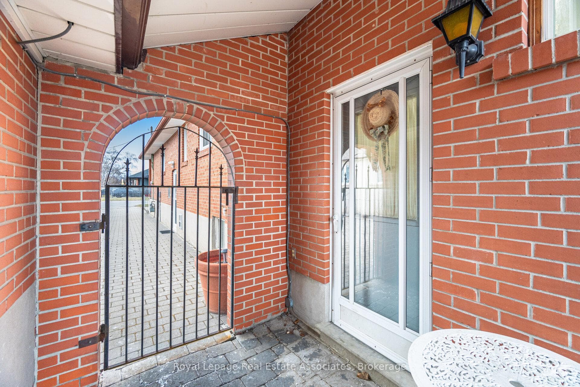 5 Rosewood Avenue photo 36