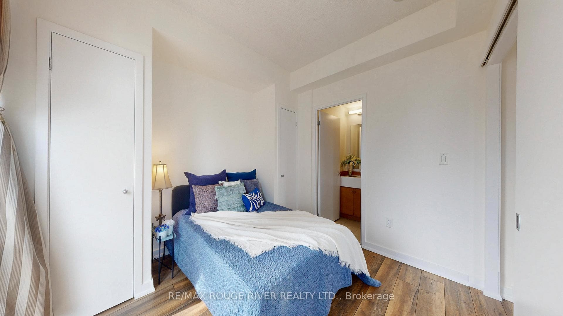 9 Spadina Avenue Unit M03 photo 17