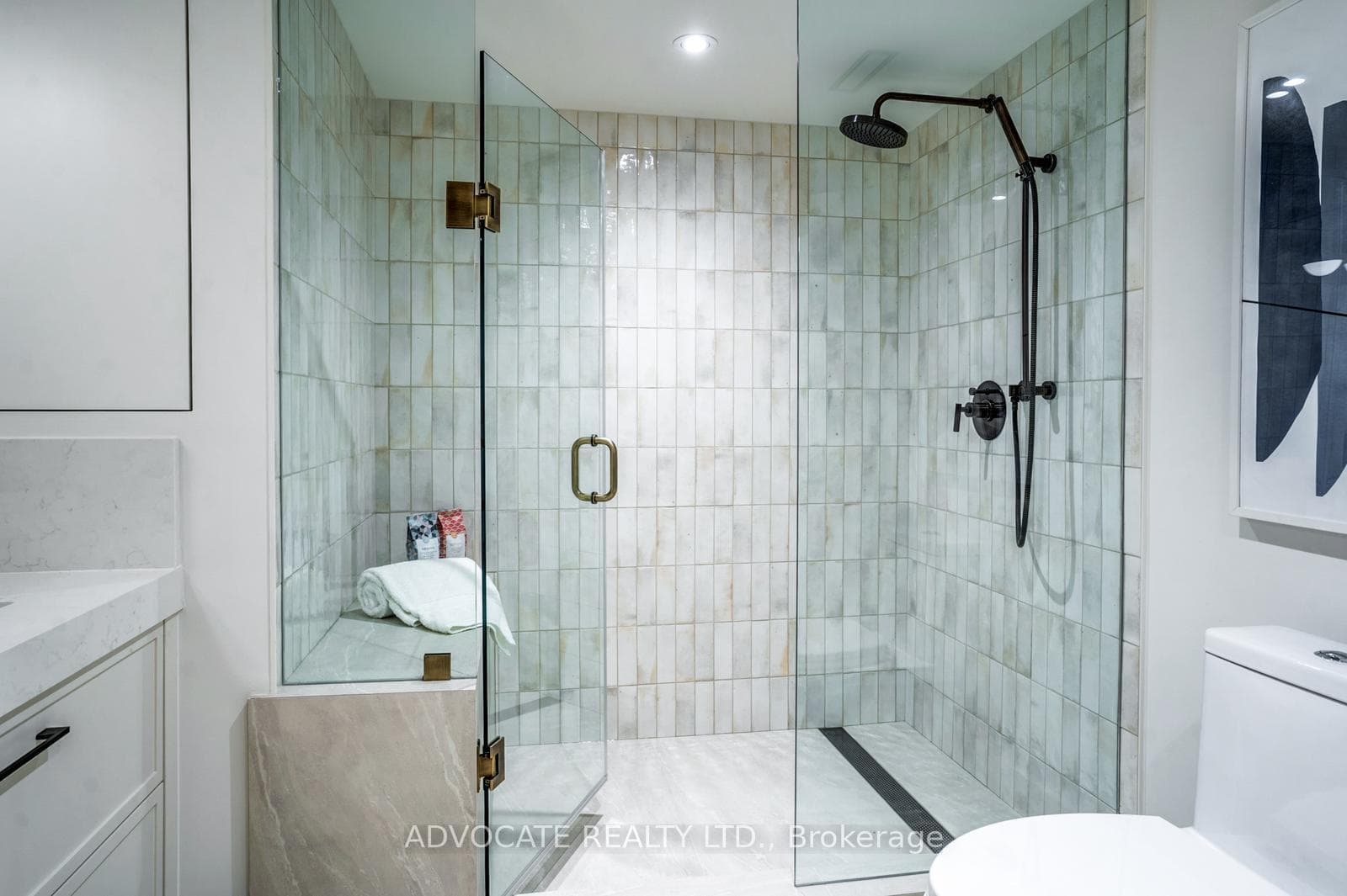 1166 Bay Street Unit 1105 photo 23