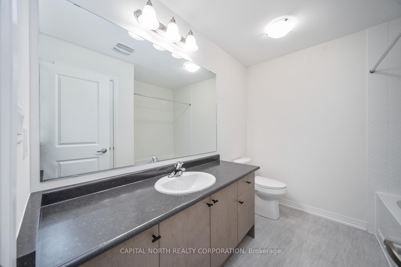 100 Turnberry Lane photo 25