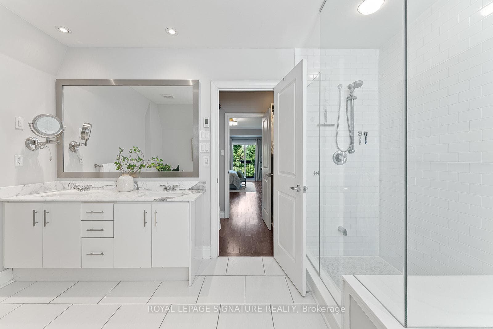 76 Lobo Mews photo 34