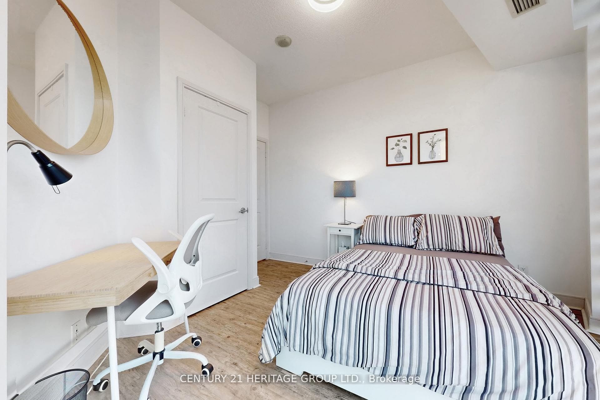 70 Absolute Avenue Unit 2410 photo 21