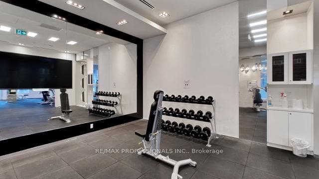 110 Marine Parade Drive Unit 707 photo 35