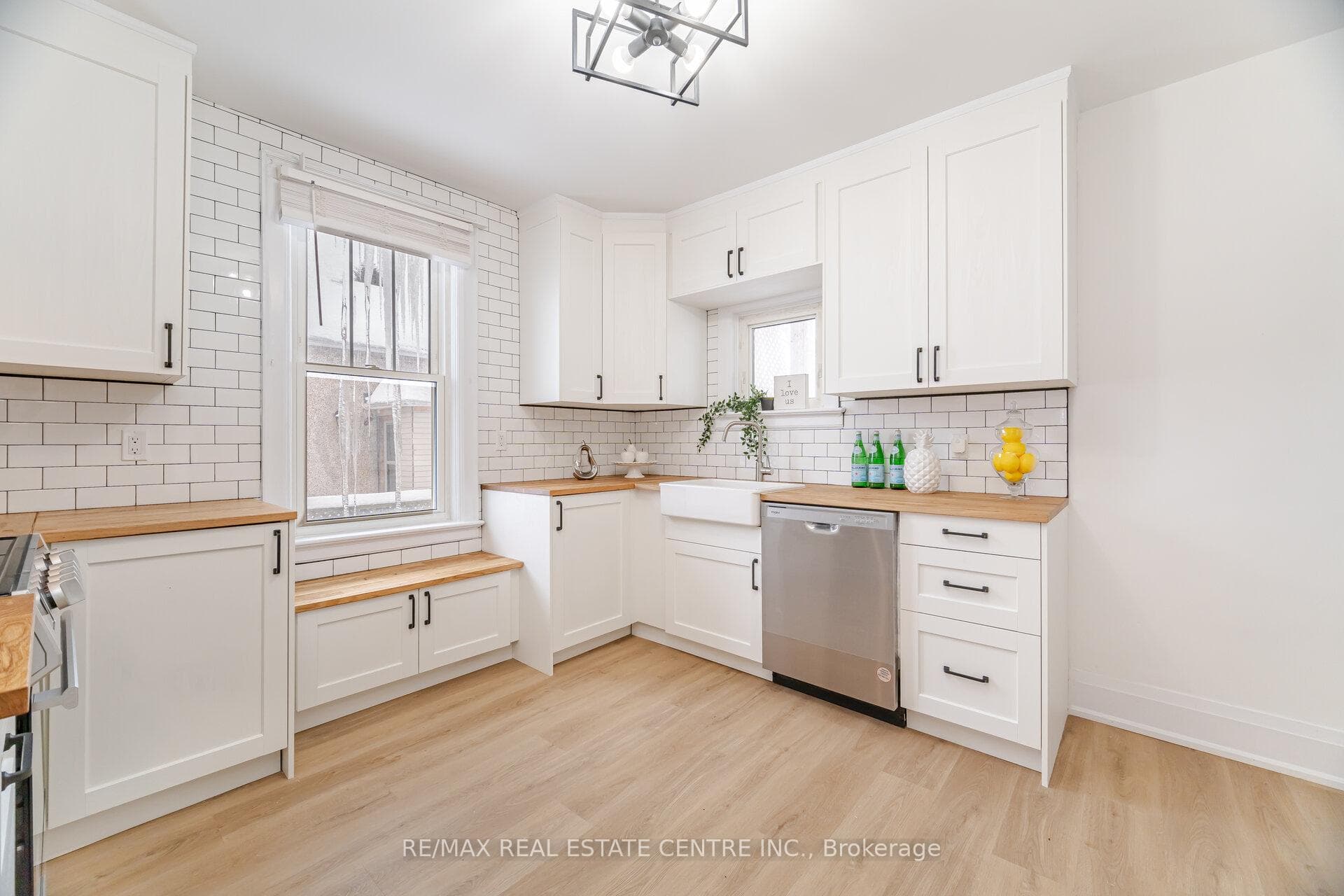 21 Crombie Street photo 17