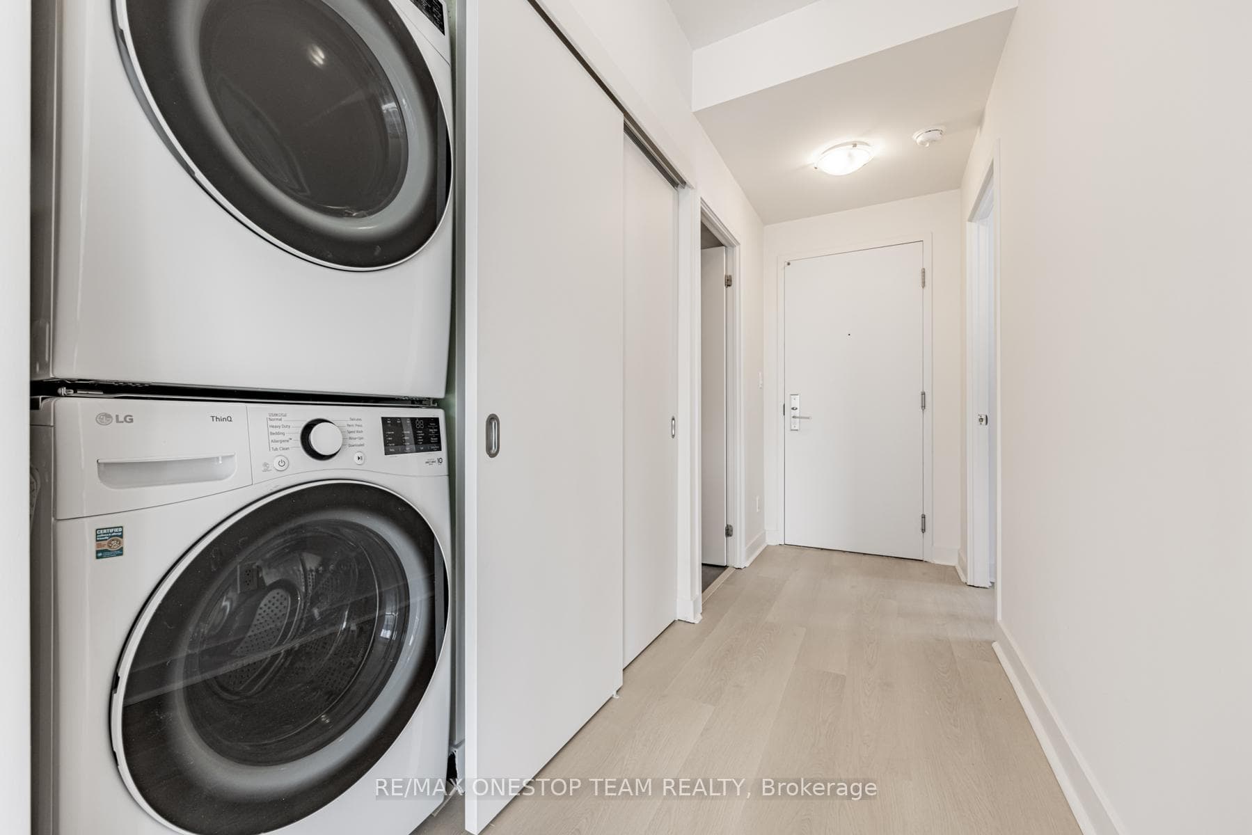 126 Simcoe Street Unit 2608 photo 13
