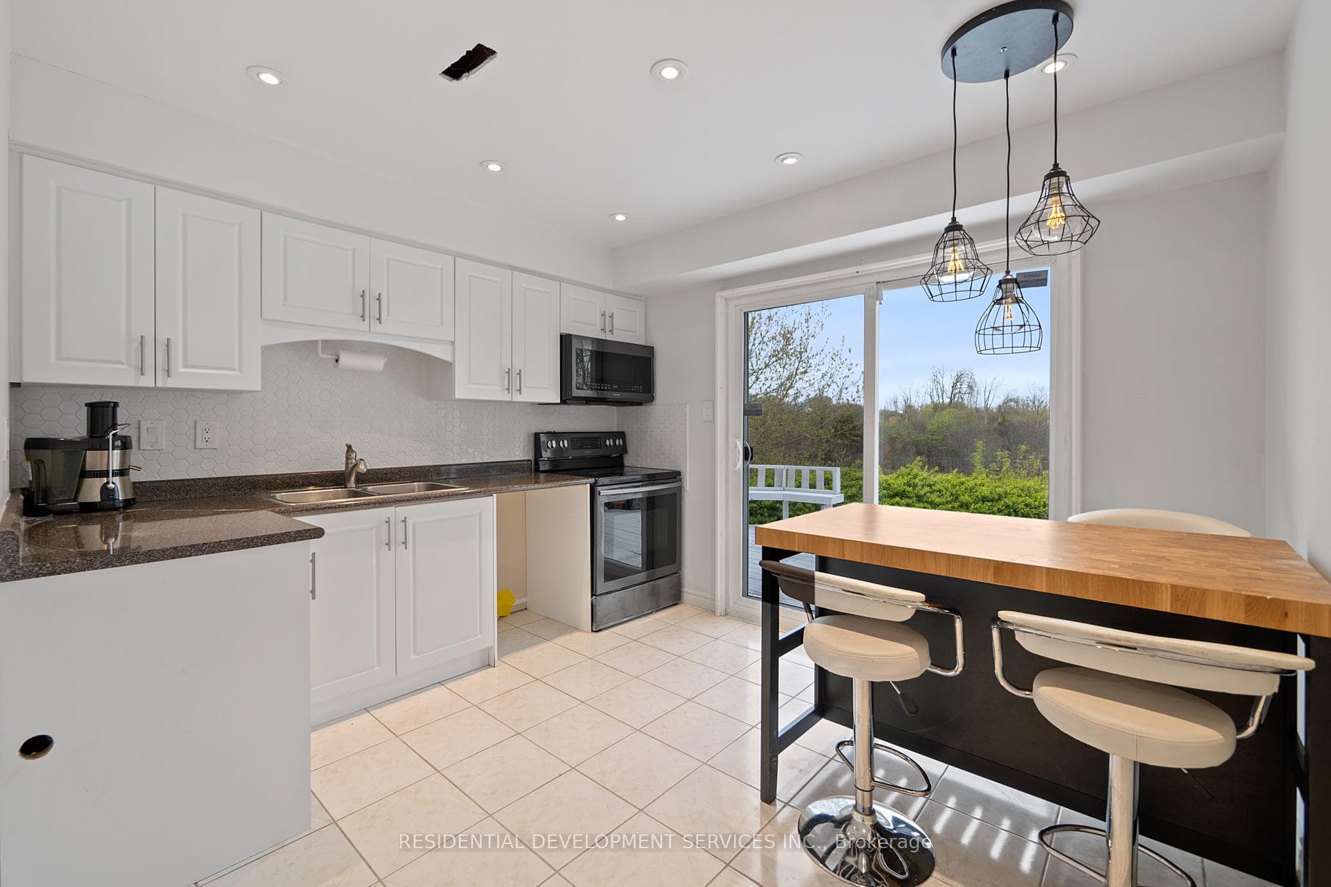 93 Rollo Drive photo 4