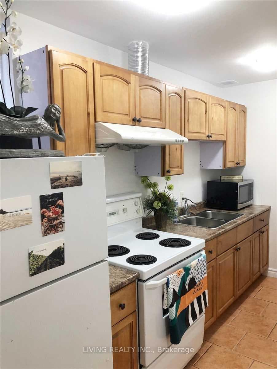 251B Chisholm Avenue Unit Lower photo 2