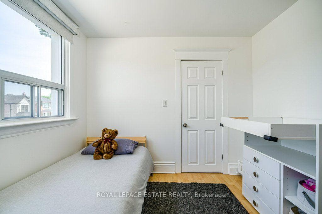 82 August Avenue photo 20
