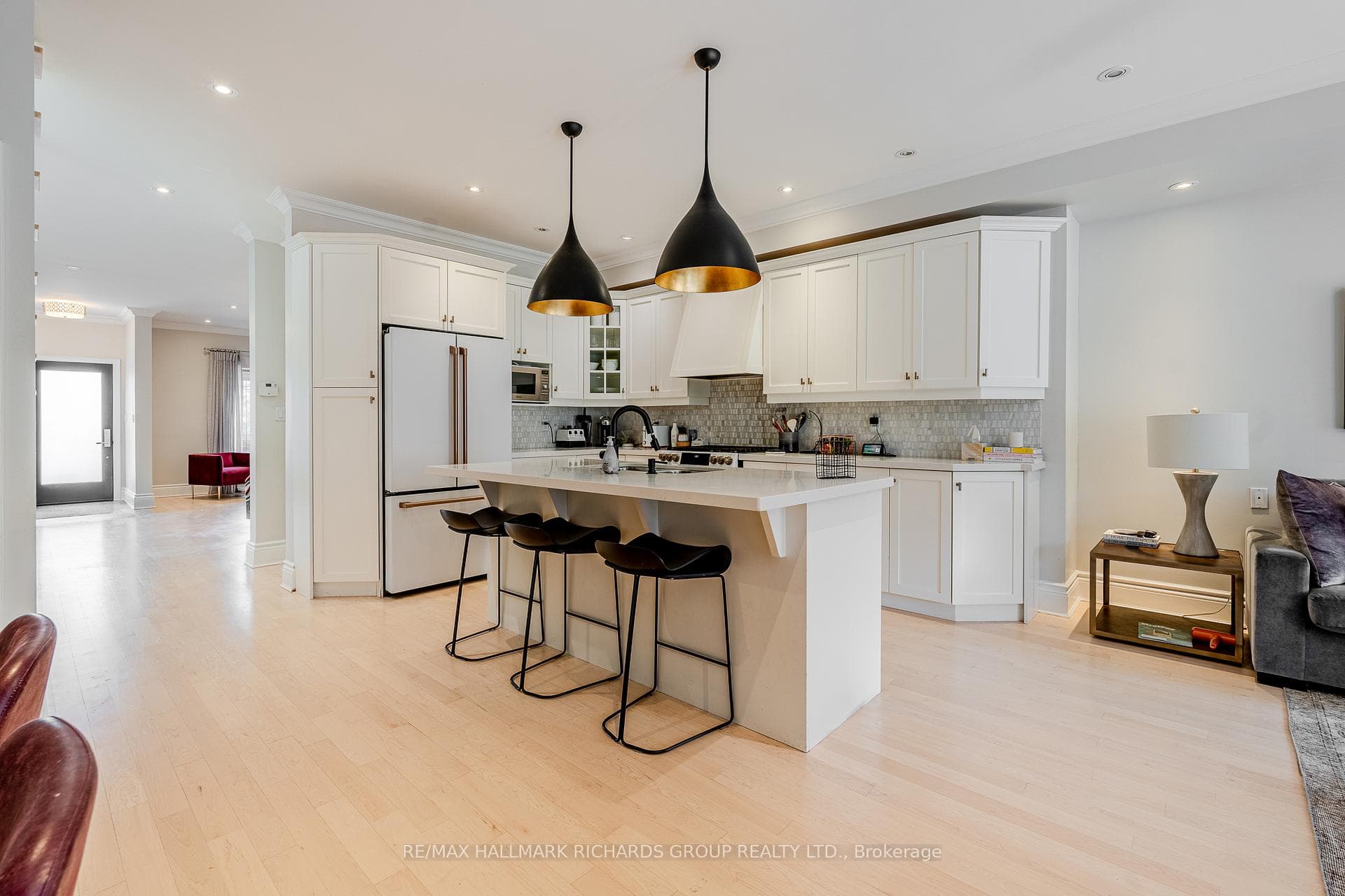 181 Blantyre Avenue photo 2
